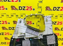 Обшивка багажника TOYOTA SIENTA 2016/Цвет 070 6473052520C0 NCP175 1NZFE, задняя правая