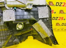 Обшивка багажника TOYOTA SIENTA 2016/Цвет 070 6473052520C0 NCP175 1NZFE, задняя правая
