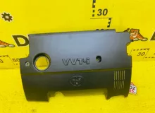 Пластиковая крышка на двс TOYOTA SIENTA 2016/Цвет 070 1121221040 NCP175 1NZFE, передняя
