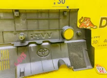 Пластиковая крышка на двс TOYOTA SIENTA 2016/Цвет 070 1121221040 NCP175 1NZFE, передняя
