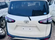 Кнопка включения обогрева стекла TOYOTA SIENTA 2016/Цвет 070 8479435011 NCP175 1NZFE, передняя