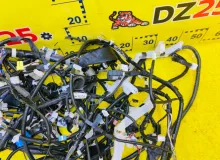 Коса под торпеду TOYOTA SIENTA 2016/Цвет 070 8214552X50 NCP175 1NZFE, передняя
