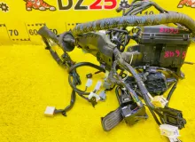 Коса под капот TOYOTA SIENTA 2016/Цвет 070 821115DA10 NCP175 1NZFE, передняя