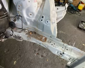 Лонжерон TOYOTA