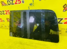 Стекло собачника NISSAN NV200 2011/Цвет QX1 83301JX06B M20 HR16DE, заднее левое