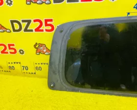 Стекло собачника Nissan