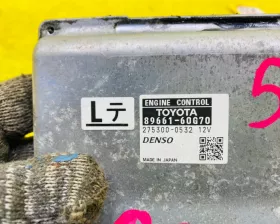 Блок управления двс Toyota