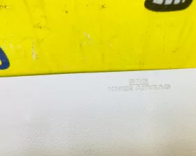 Подушка безопасности для колен Toyota