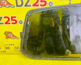 Стекло собачника Toyota