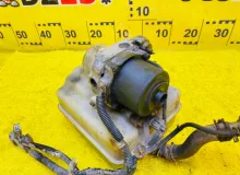 Насос гидроподвески LEXUS LX570 2008/Цвет 202 4891060030 URJ201L 3URFE, задний правый
