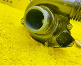 Помпа BMW
