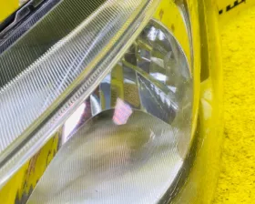 Фара Nissan