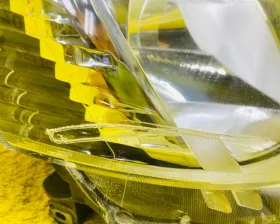Фара Nissan