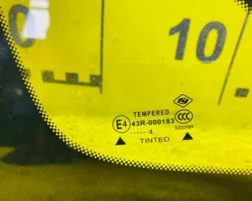 Стекло форточка NISSAN
