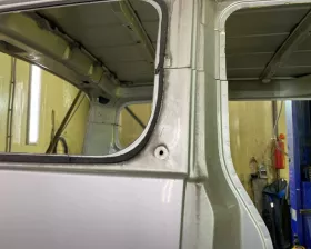 Крыло заднее NISSAN
