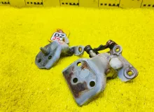 Петля дверная NISSAN VANETTE GAS18|2003 80400HA001 SK82MN F8, передняя правая