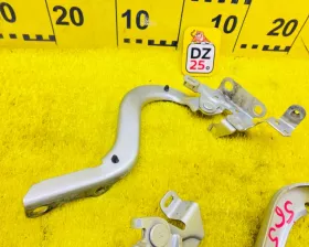 Петля капота TOYOTA