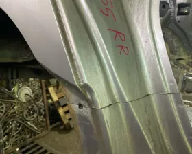 Крыло заднее TOYOTA