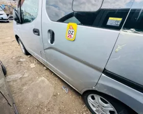 Дверь боковая Nissan