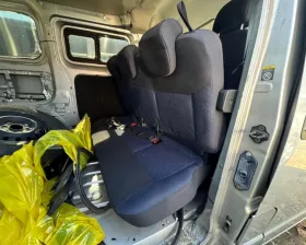 Сидение Nissan