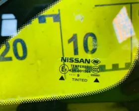 Стекло форточка Nissan