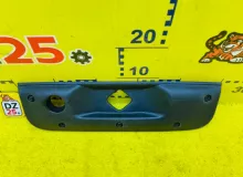 Пластик замка багажника NISSAN NV200 2009/Цвет K23 84992JX00A VM20 HR16DE, задний