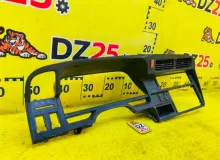 Консоль магнитофона TOYOTA HIACE 1990/Цвет 045 5540426060 LH114 2L, передний