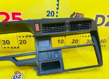 Консоль магнитофона TOYOTA HIACE 1990/Цвет 045 5540426060 LH114 2L, передний