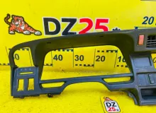 Консоль магнитофона TOYOTA HIACE 1990/Цвет 045 5540426060 LH114 2L, передний