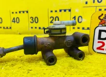 Главный цилиндр сцепления TOYOTA HIACE 1990/Цвет 045 3142036130 LH114 2L, передний