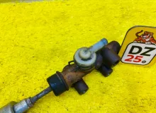 Главный цилиндр сцепления TOYOTA HIACE 1990/Цвет 045 3142036130 LH114 2L, передний