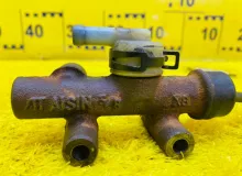 Главный цилиндр сцепления TOYOTA HIACE 1990/Цвет 045 3142036130 LH114 2L, передний