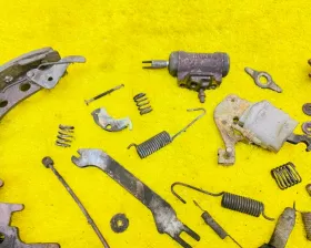 Механизм стояночного тормоза Toyota