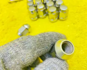 Гайка на колесо Honda