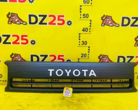 Решетка радиатора Toyota