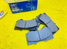 Тормозные колодки TOYOTA LAND CRUISER 2008 0446560280 VDJ200L 1VDFTV, переднее