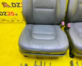 СИДЕНИЕ ПАРА Toyota