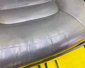 СИДЕНИЕ ПАРА Toyota