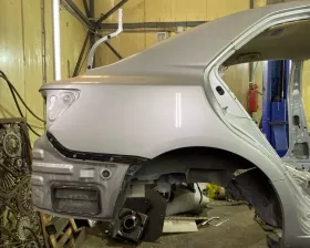 Крыло заднее TOYOTA