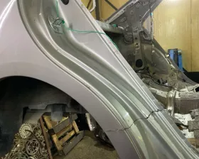 Крыло заднее TOYOTA