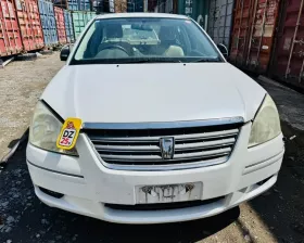 Капот Toyota