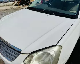 Капот Toyota