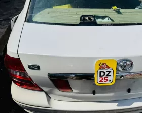 Крышка багажника Toyota