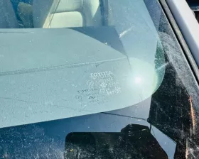 Лобовое стекло Toyota