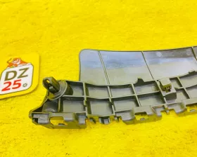 Крепление бампера Toyota