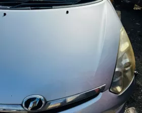 Капот Toyota