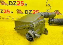 Корпус воздушного фильтра TOYOTA LAND CRUISER 2008 1770051050 VDJ200L 1VDFTV, передний