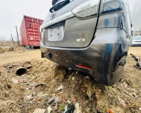 Бампер Toyota