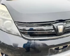 Капот Toyota