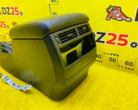 Бардачок между сиденьями Toyota